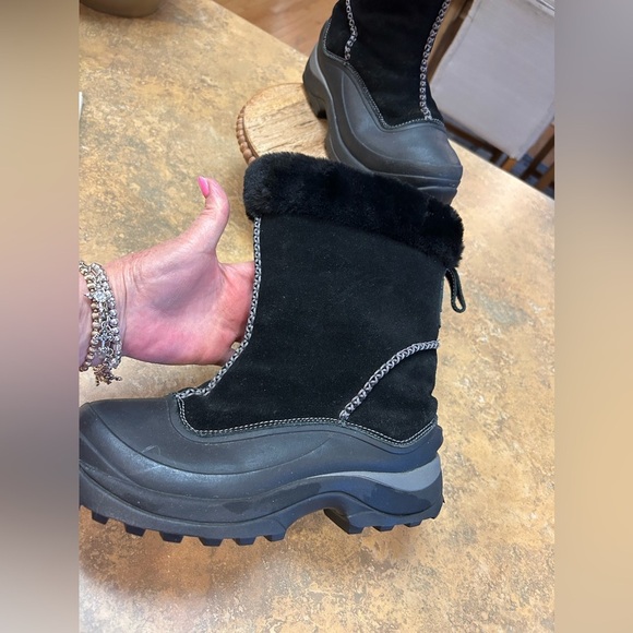 Women's Lands End  Black Suede Waterproof Winter Boots - Picture 2 of 10